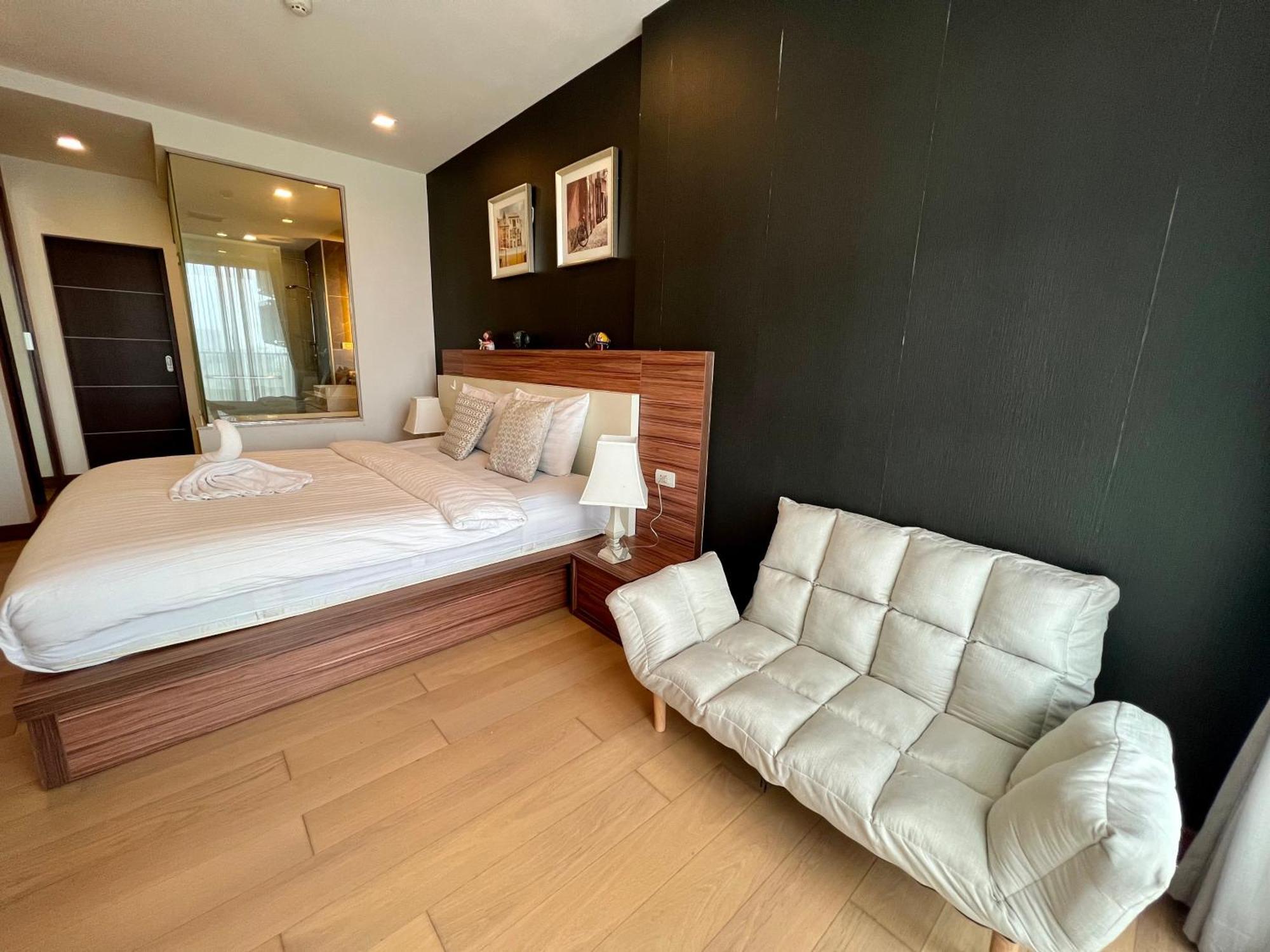 Apartment Cozy Luxury @ The Astra