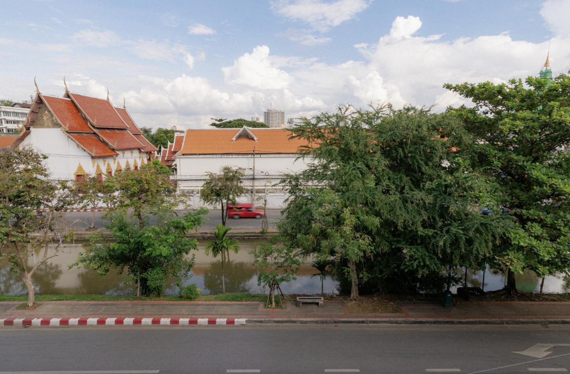Hostel Shapel And Cafe *