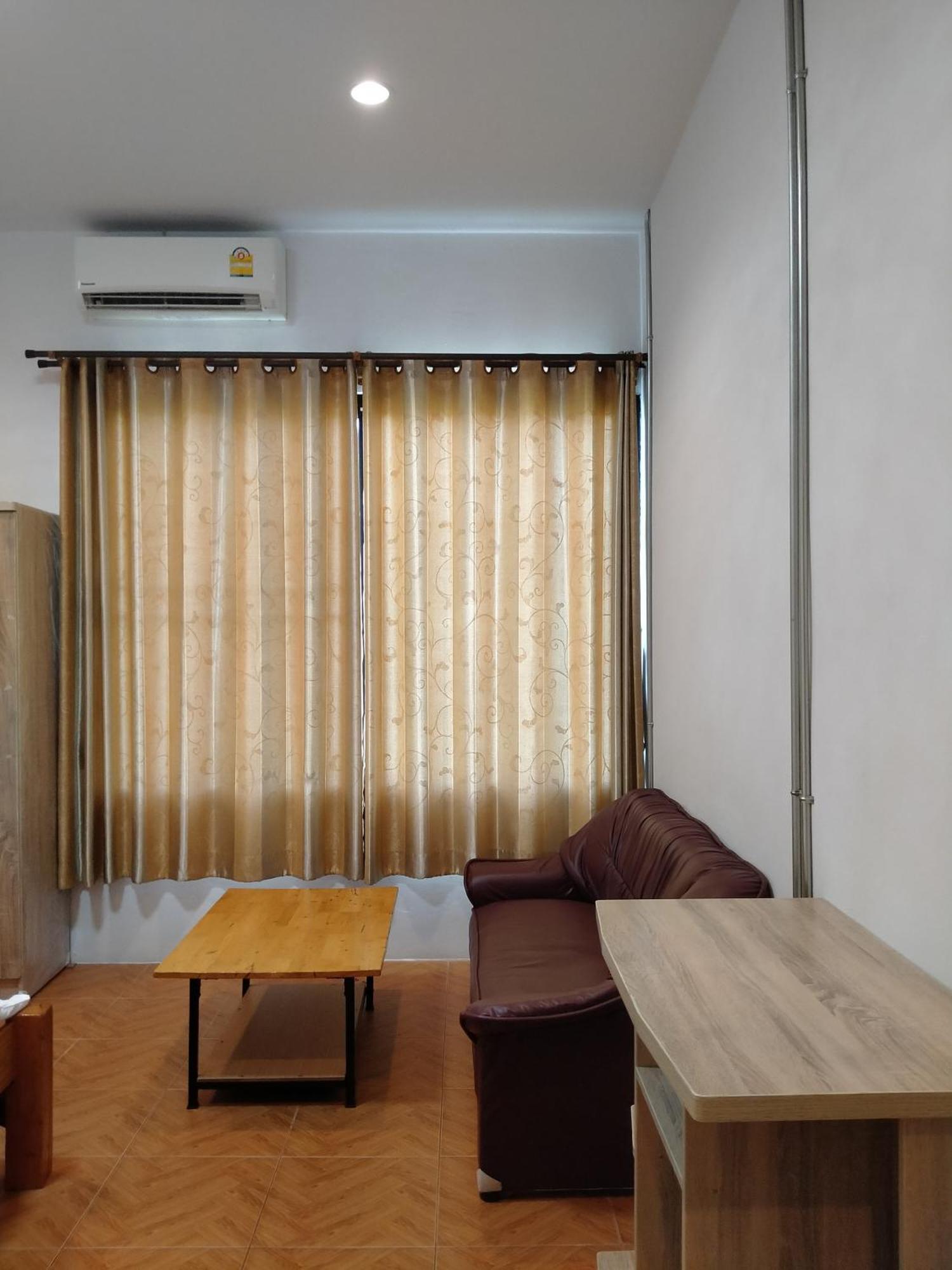 Hostel Sakura House