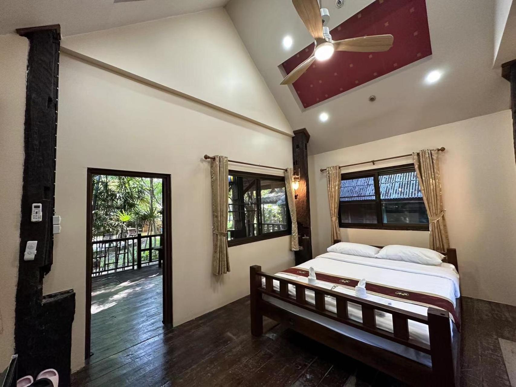 Dreamer Club Treehouse Bridge With Pool Homestay *
