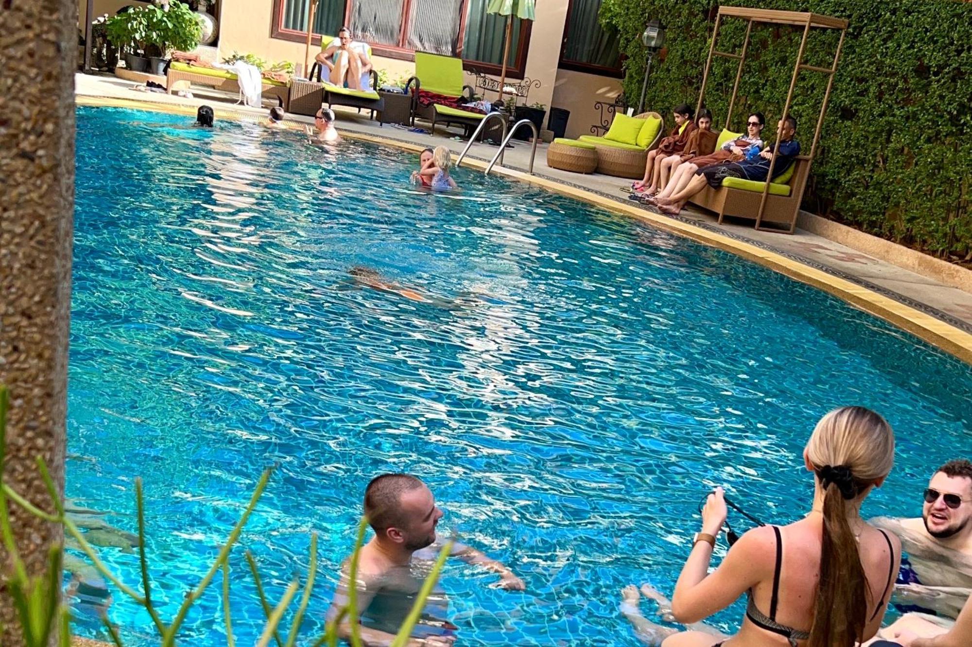 At Hotel 4*