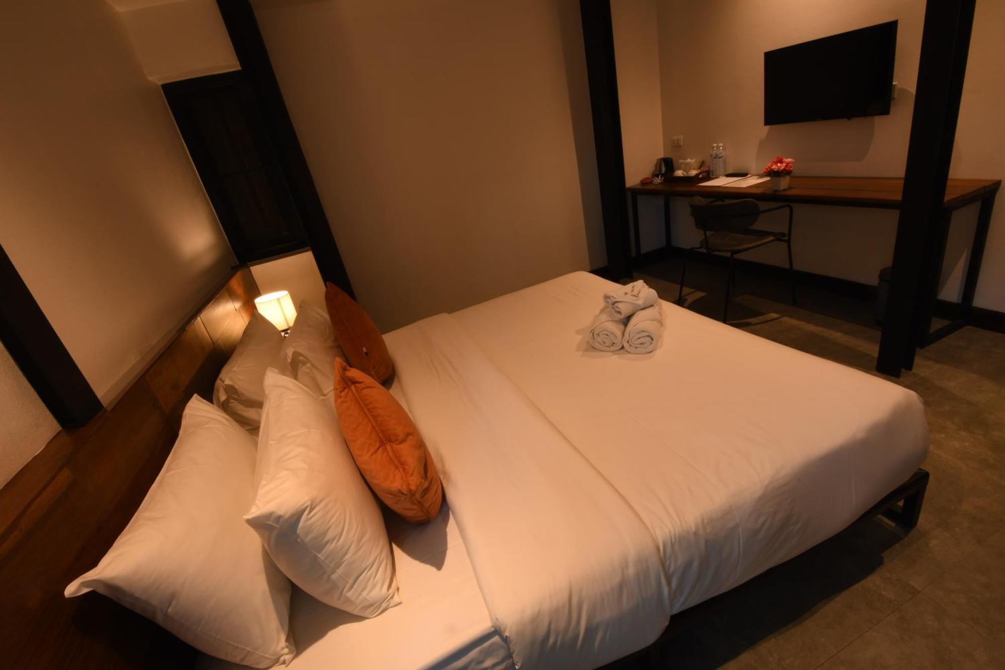 The Eight Ratvithi House Hotel 3*