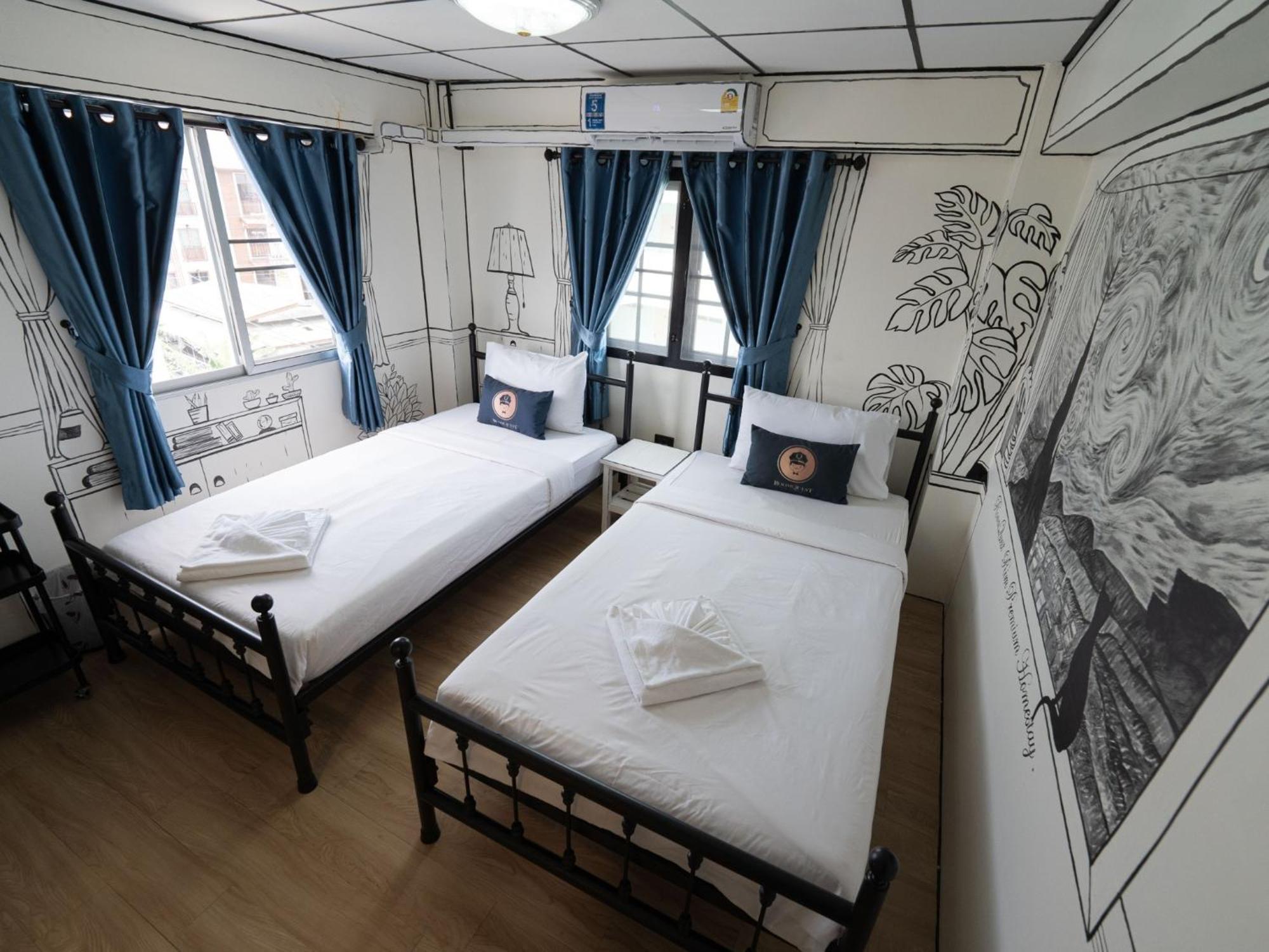 Roomquest Tha Phae Hotel 3*