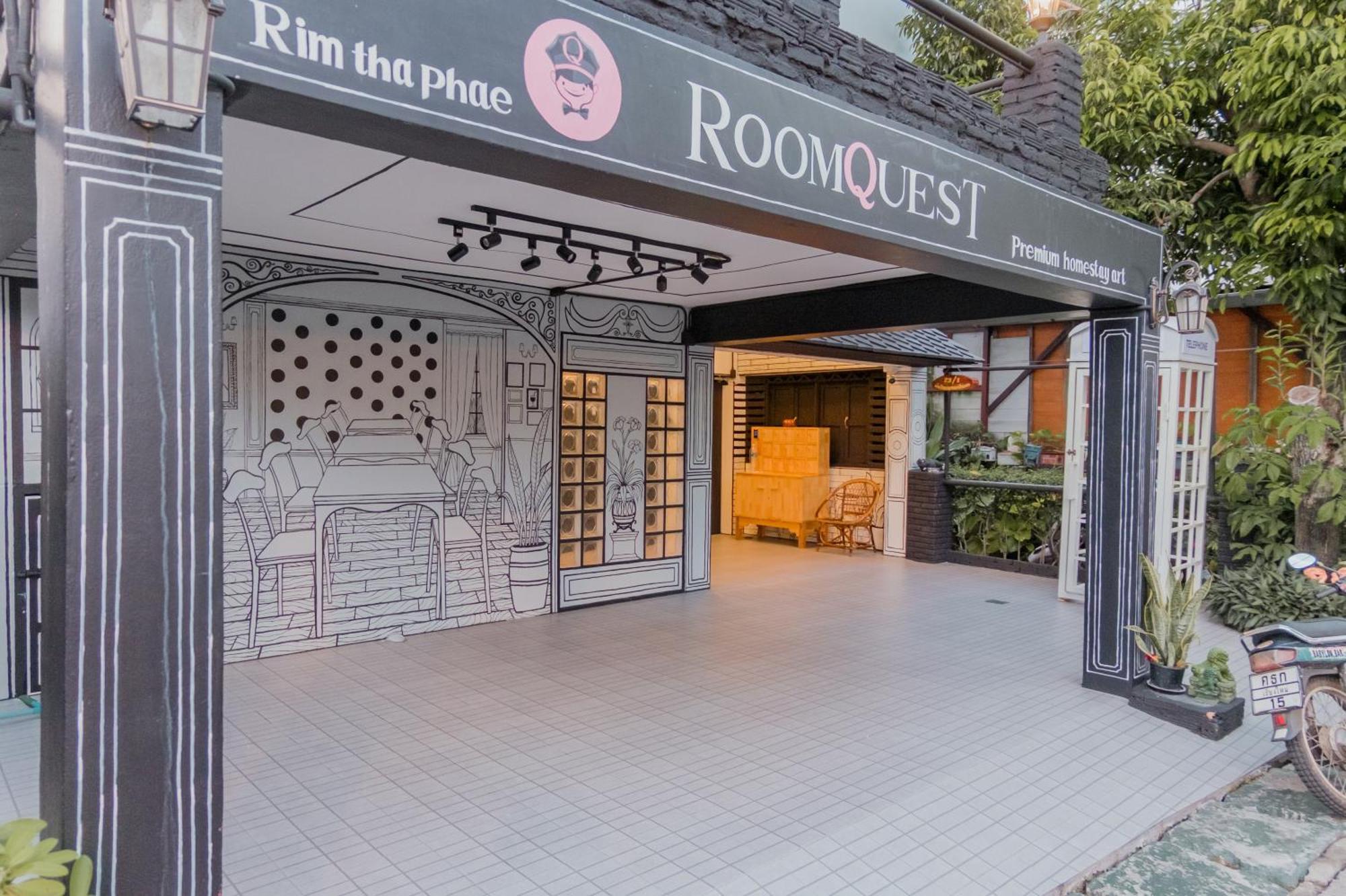 Roomquest Tha Phae Hotel 3*