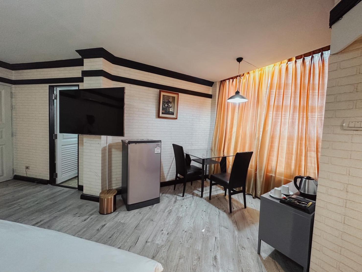 De Khuvieng Hotel 3*