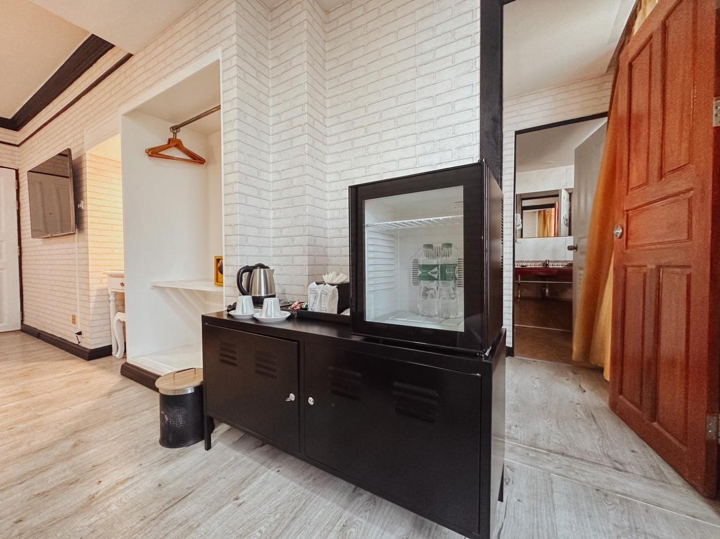 Hotel De Khuvieng 3*