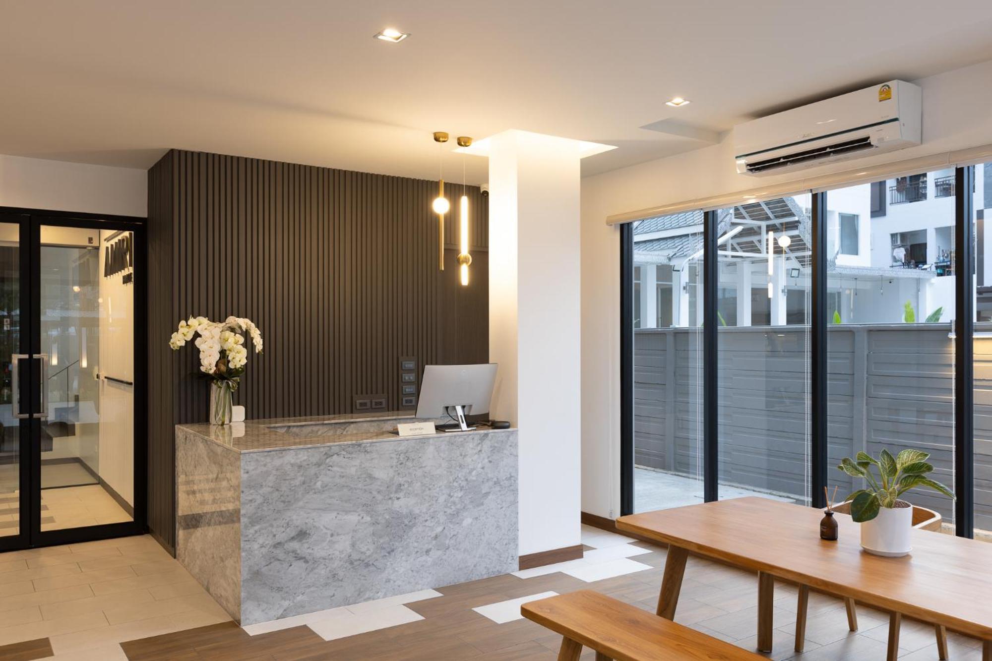 Amiri Place Hotel 3*