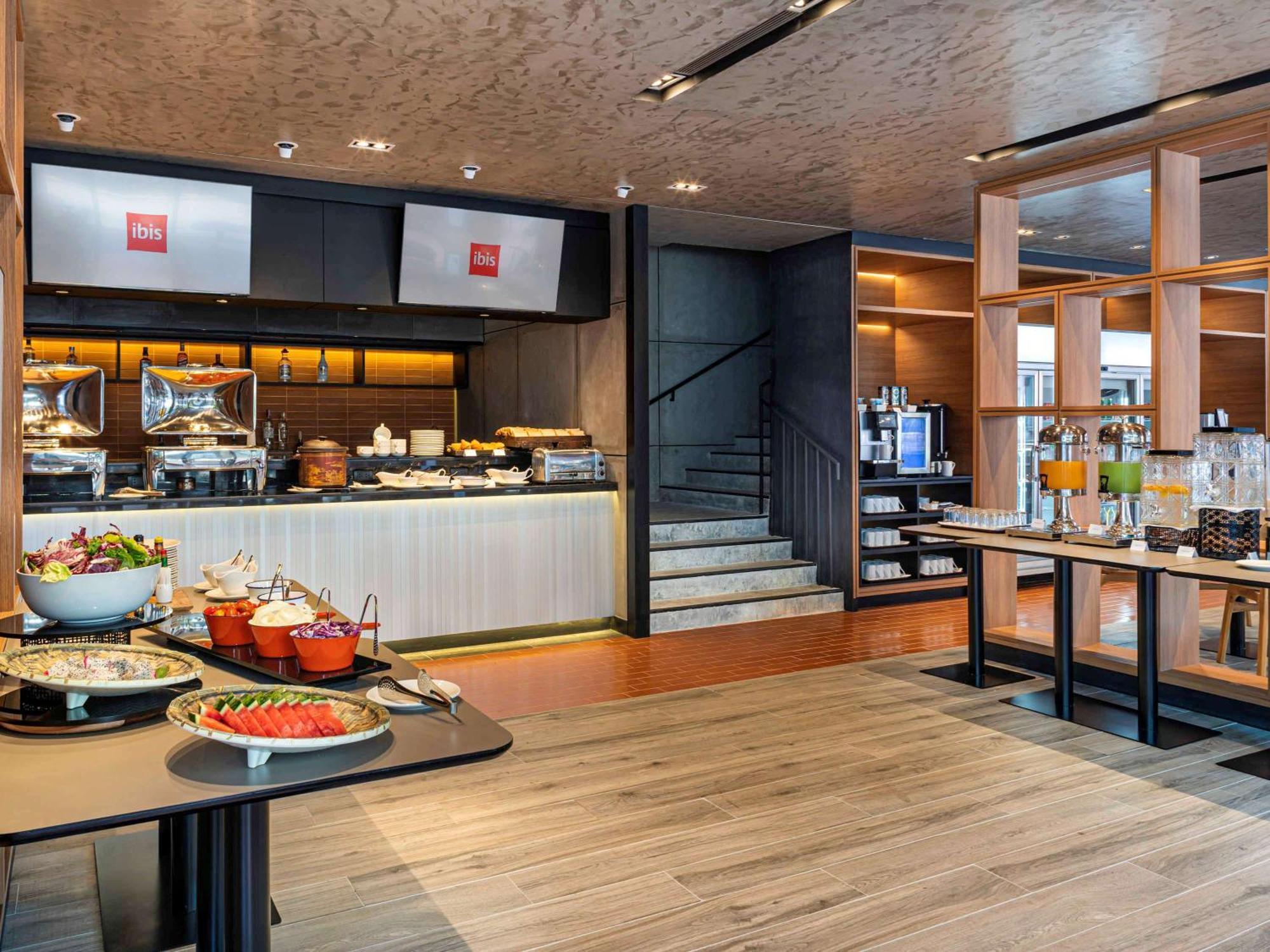 Ibis Nimman Journeyhub Hotel 3*
