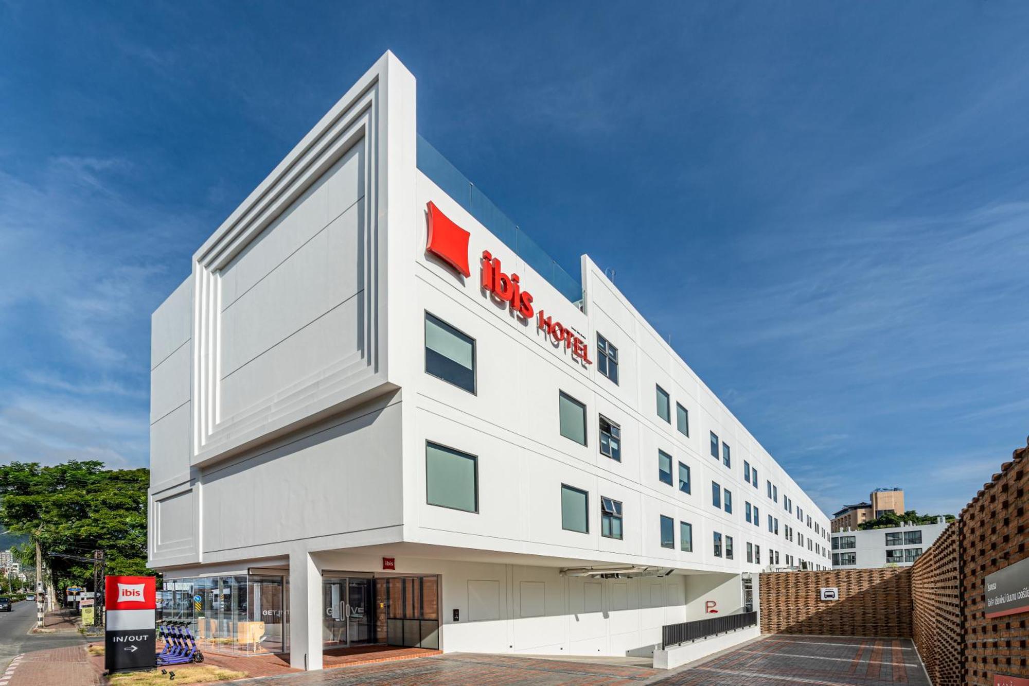 Ibis Nimman Journeyhub Hotel 3*