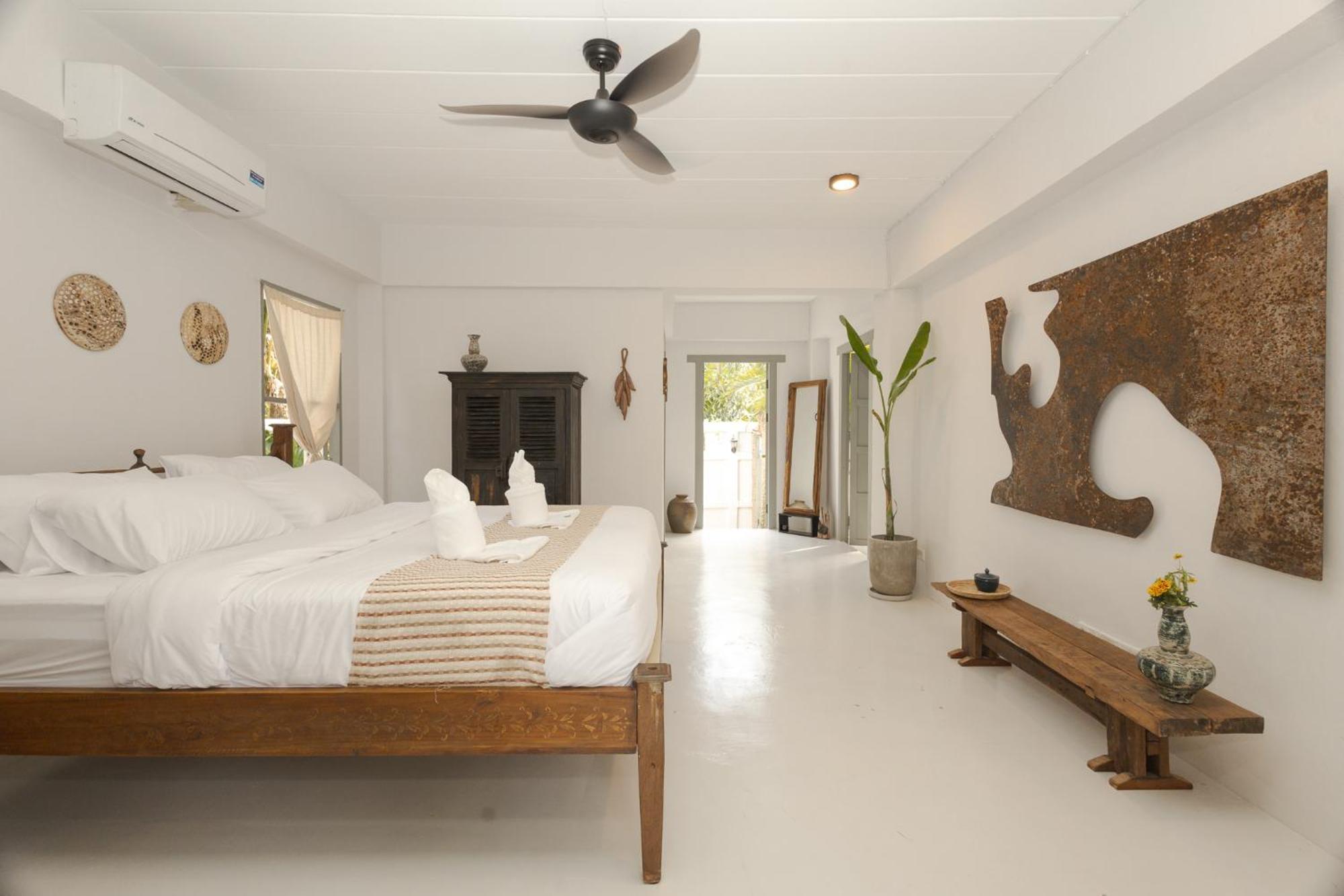 Private Oasis Pool Villa, 8 Bedroom For Groups Villa