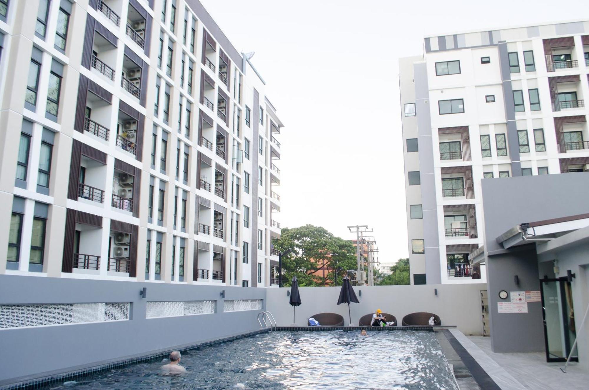Blue And Farang Homes Chiang Mai