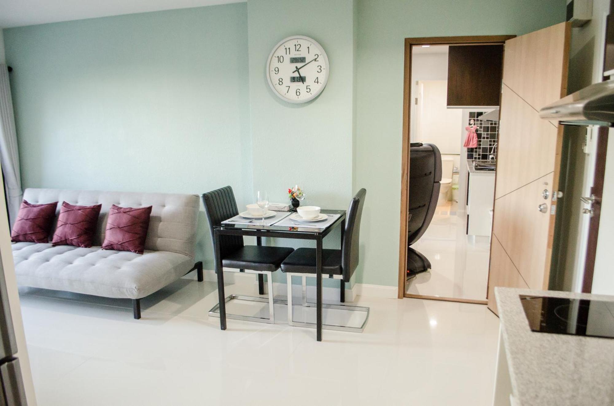 Blue And Farang Homes