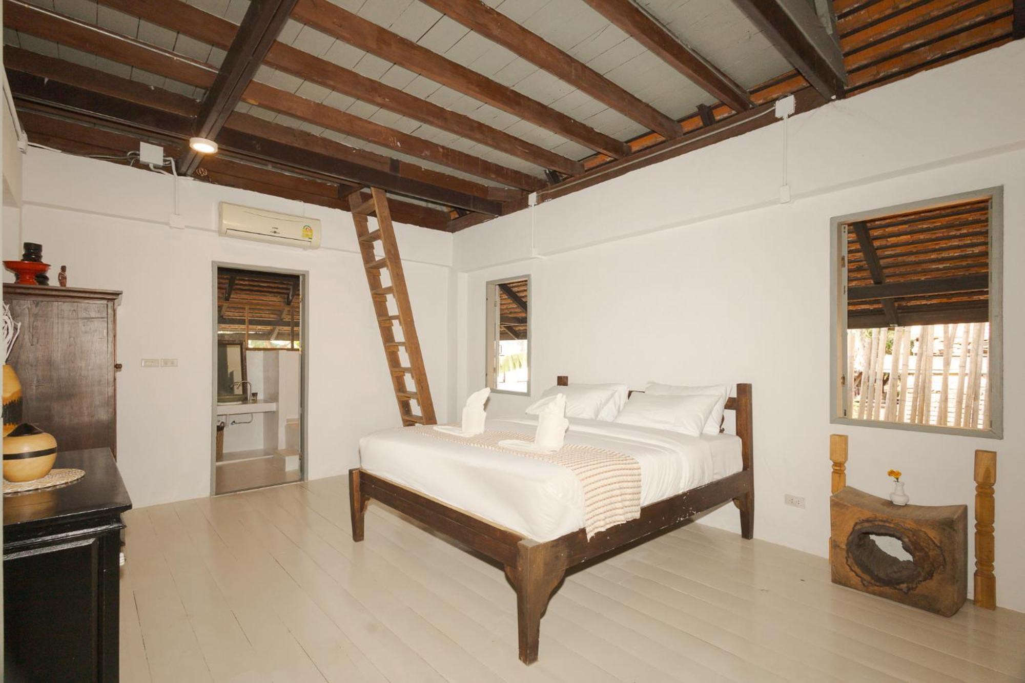 Private Oasis Pool Villa, 8 Bedroom For Groups