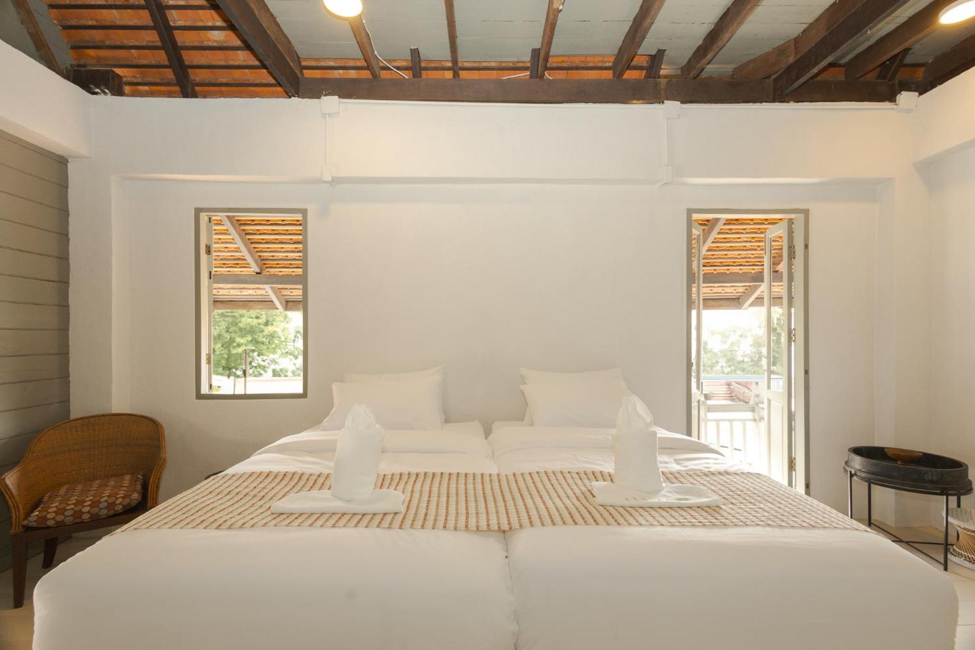 Private Oasis Pool Villa, 8 Bedroom For Groups Villa
