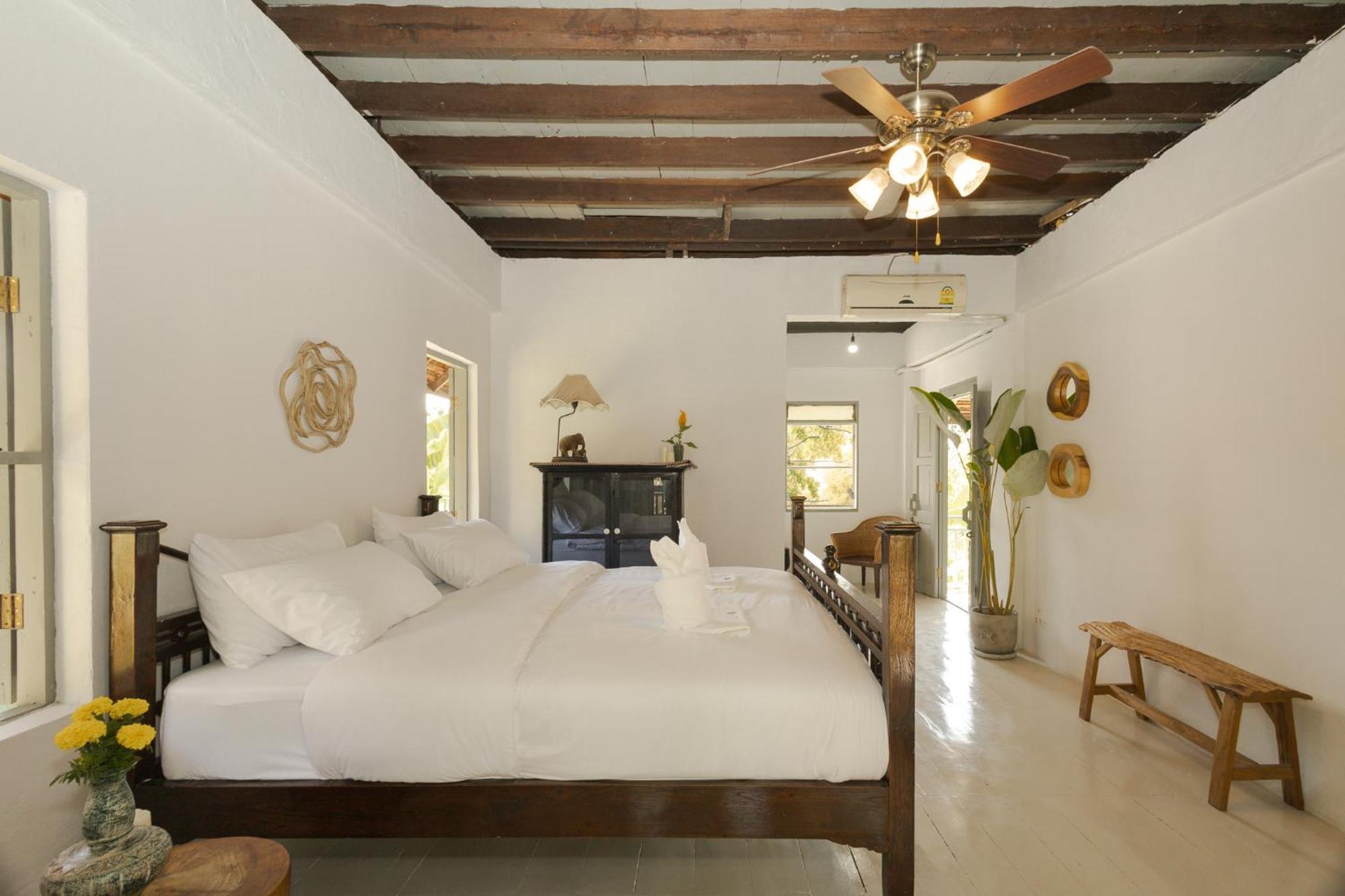 Private Oasis Pool Villa, 8 Bedroom For Groups Villa *