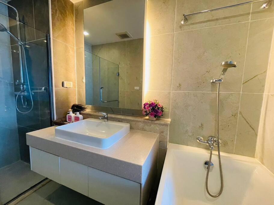 The Astra Bozz Apartment Chiang Mai