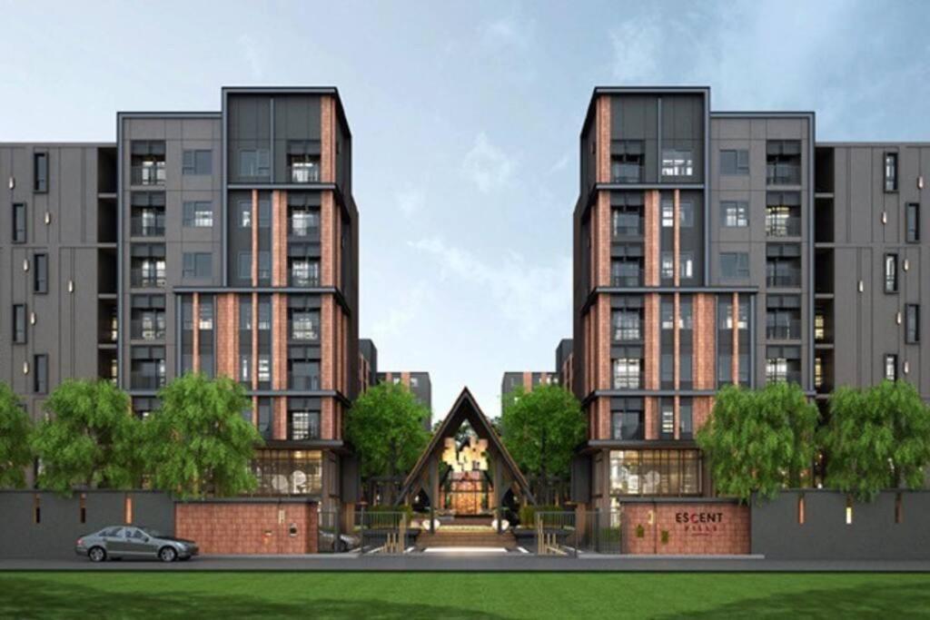 Comfort, Convenience,department Store Area. Apartment *