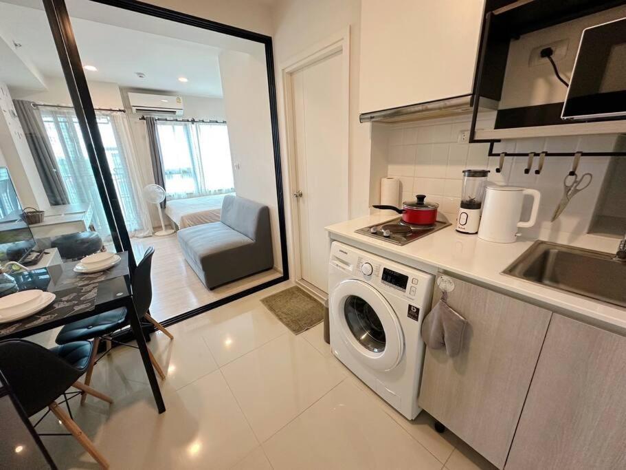 Comfort, Convenience,department Store Area. Apartment