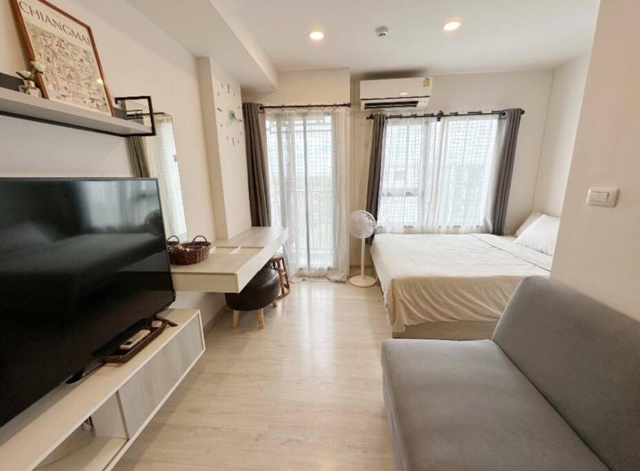 Apartment Comfort, Convenience,department Store Area. *