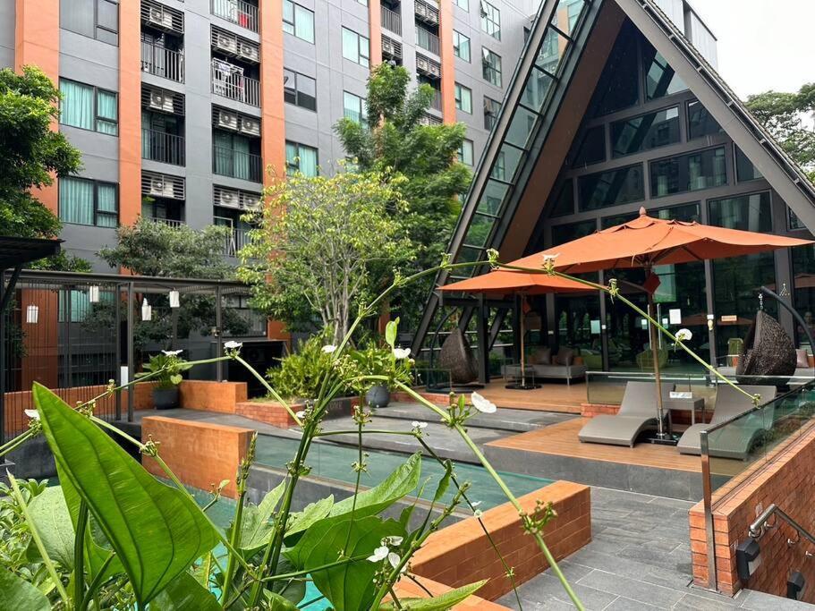 Comfort, Convenience,department Store Area. Apartment Chiang Mai