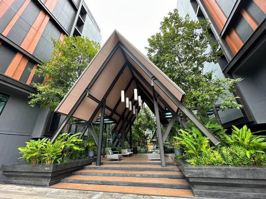 Apartment Comfort, Convenience,department Store Area. Chiang Mai
