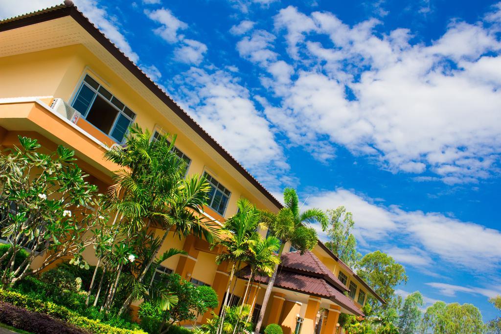 Hostel Rajapruek Place *