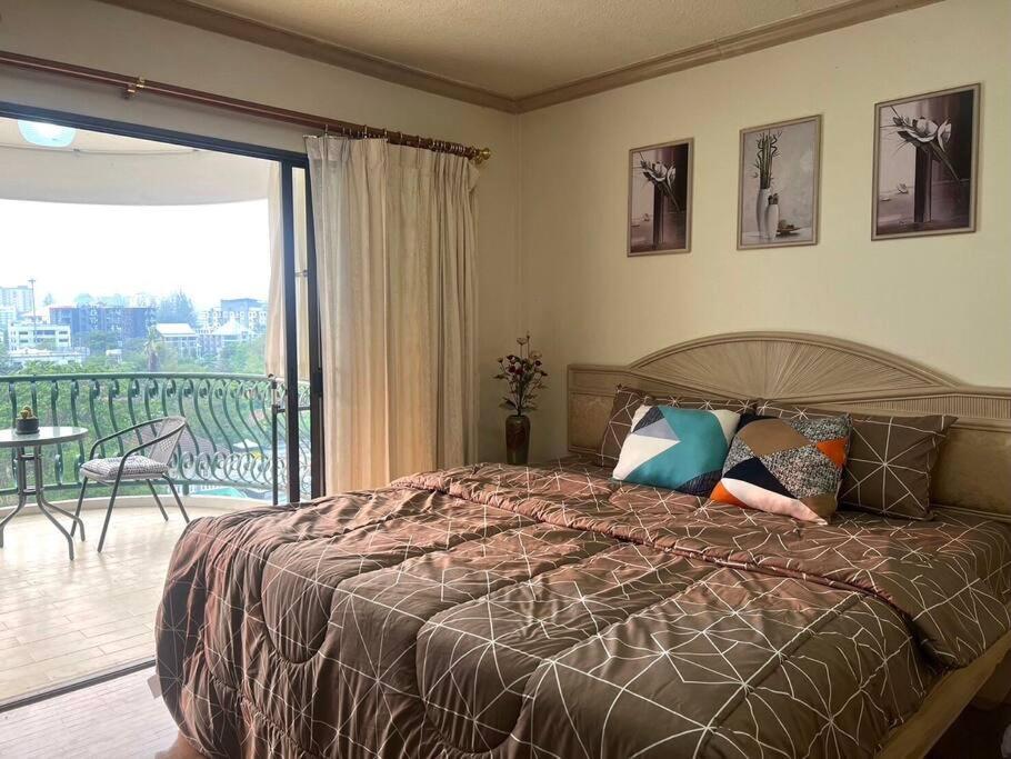 Hill Side 4 F8 Apartment *