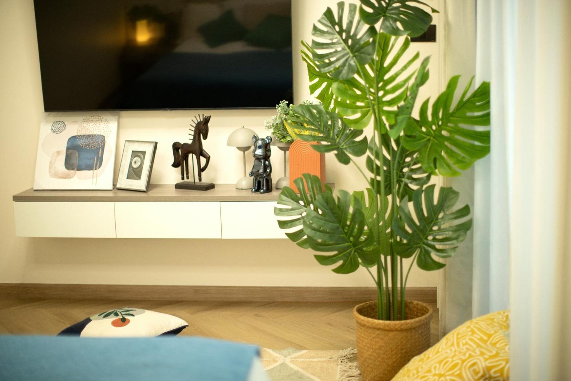 Lily's Rianbow Apartment