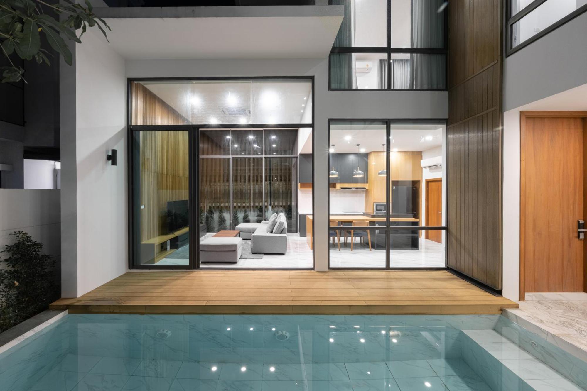 Villa Crystal Pool *