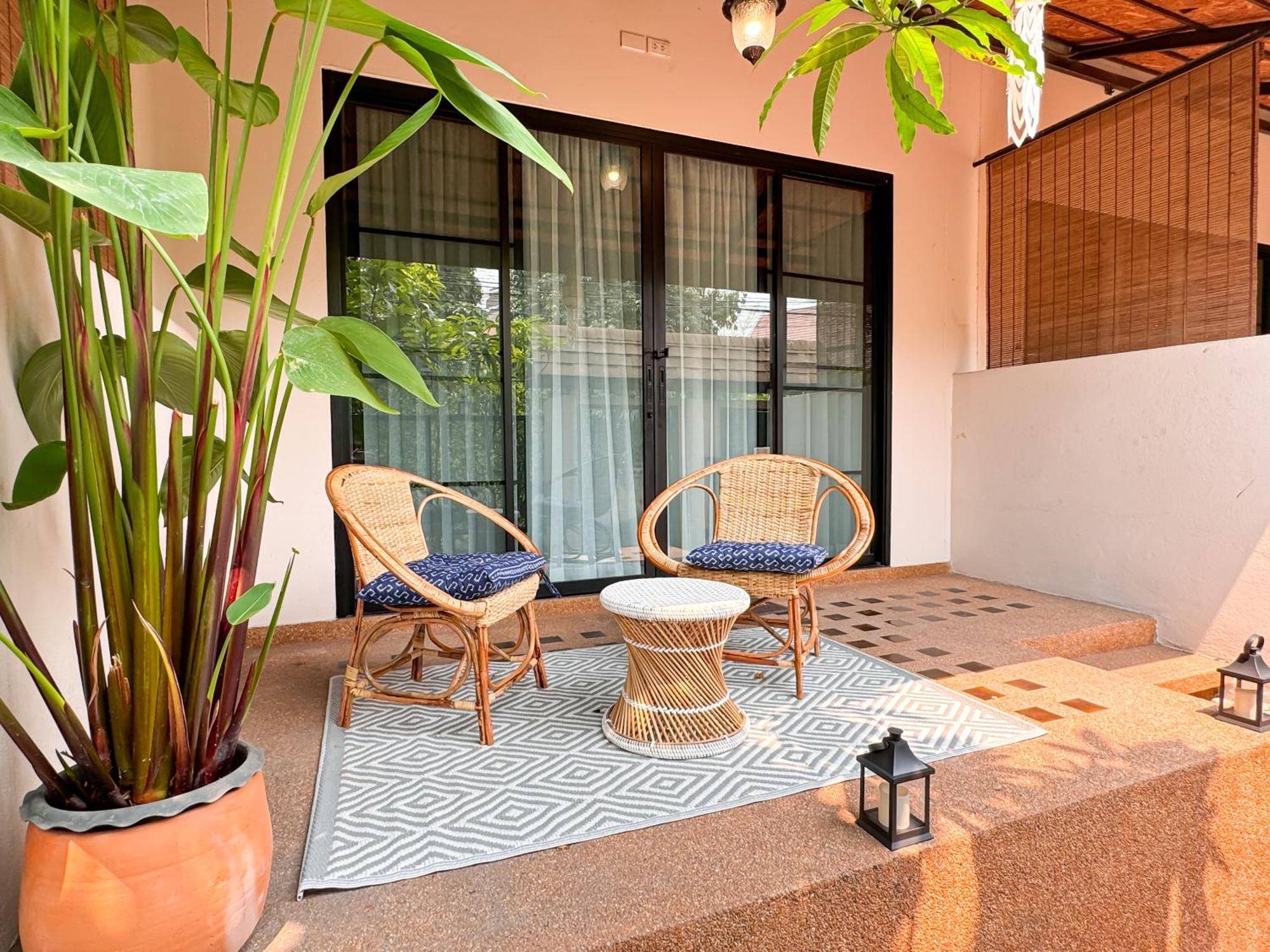 Apartment Ravisada Baan Wua Lai Near Saturday Night Market Chiang Mai