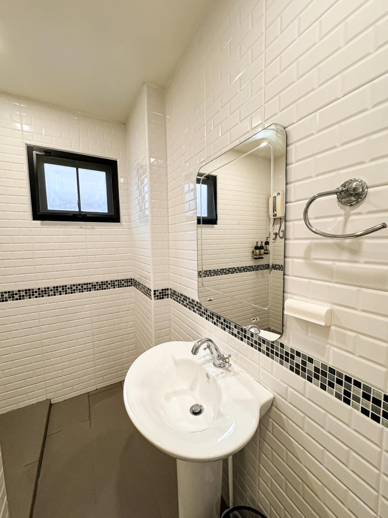 Apartment Ravisada Baan Wua Lai Near Saturday Night Market Chiang Mai