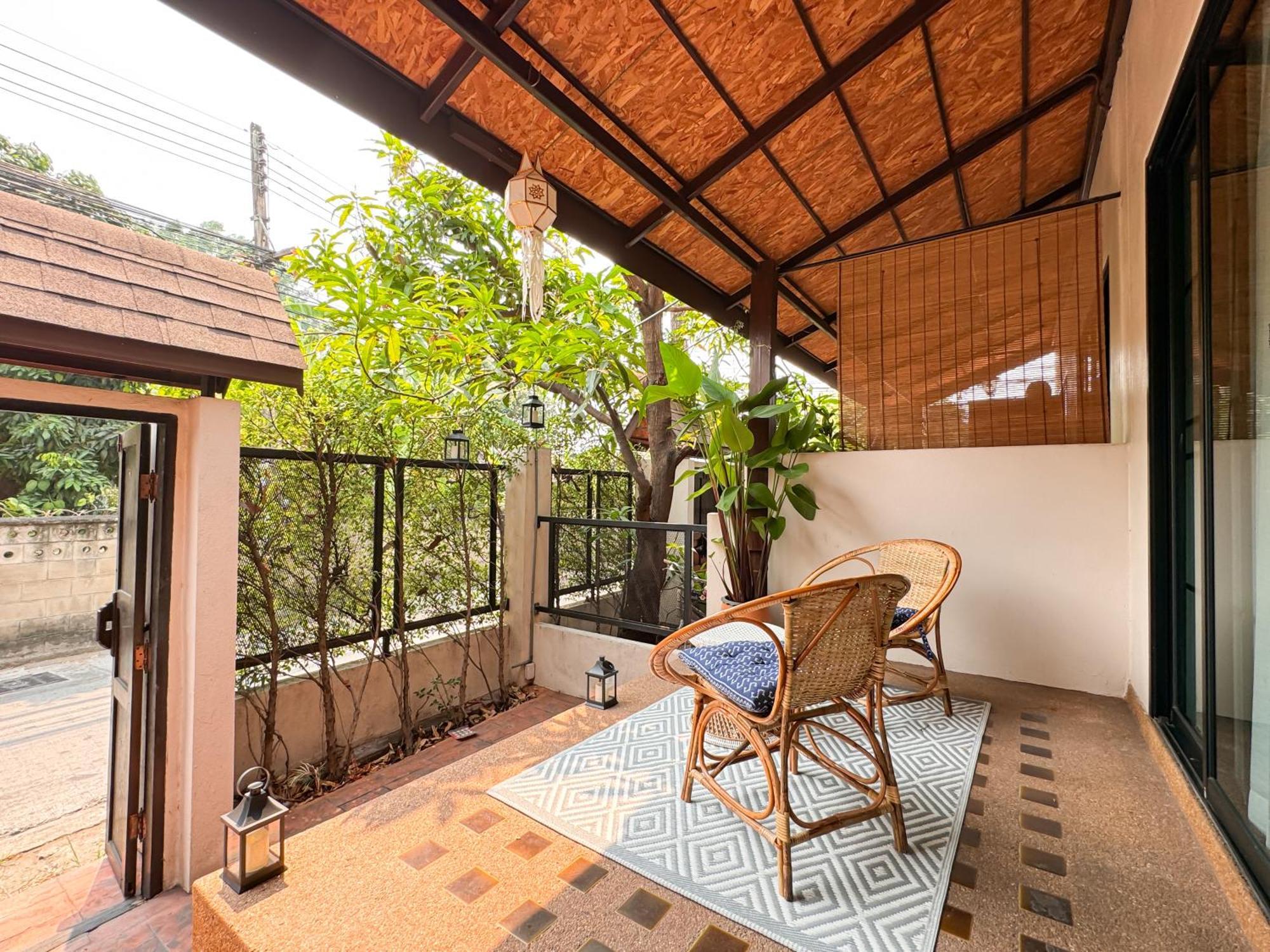 Apartment Ravisada Baan Wua Lai Near Saturday Night Market