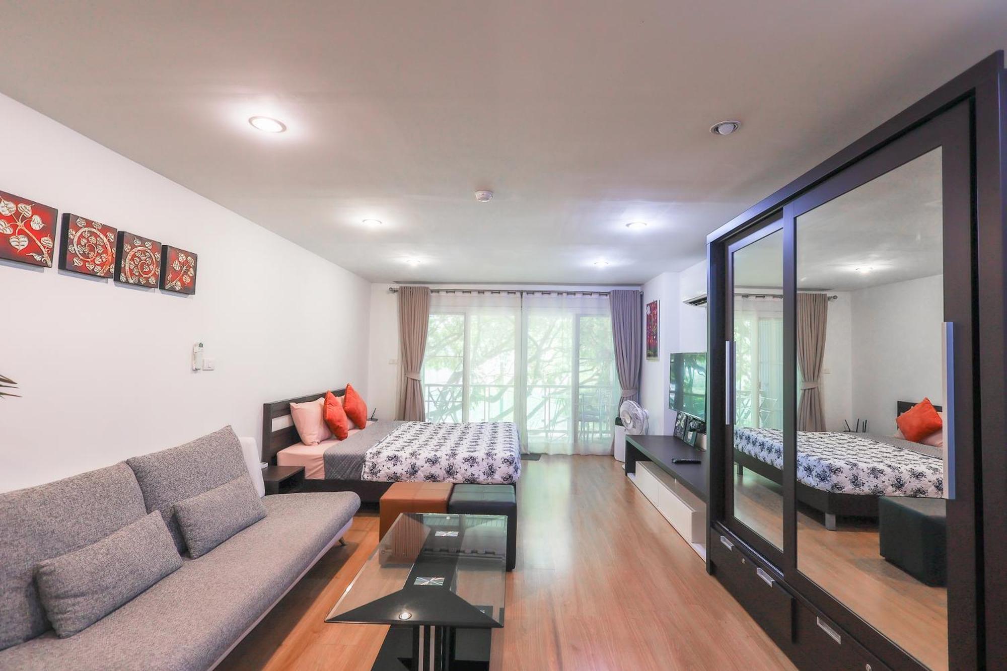Modern Style 1br / Large Balcony At Nimman * Chiang Mai