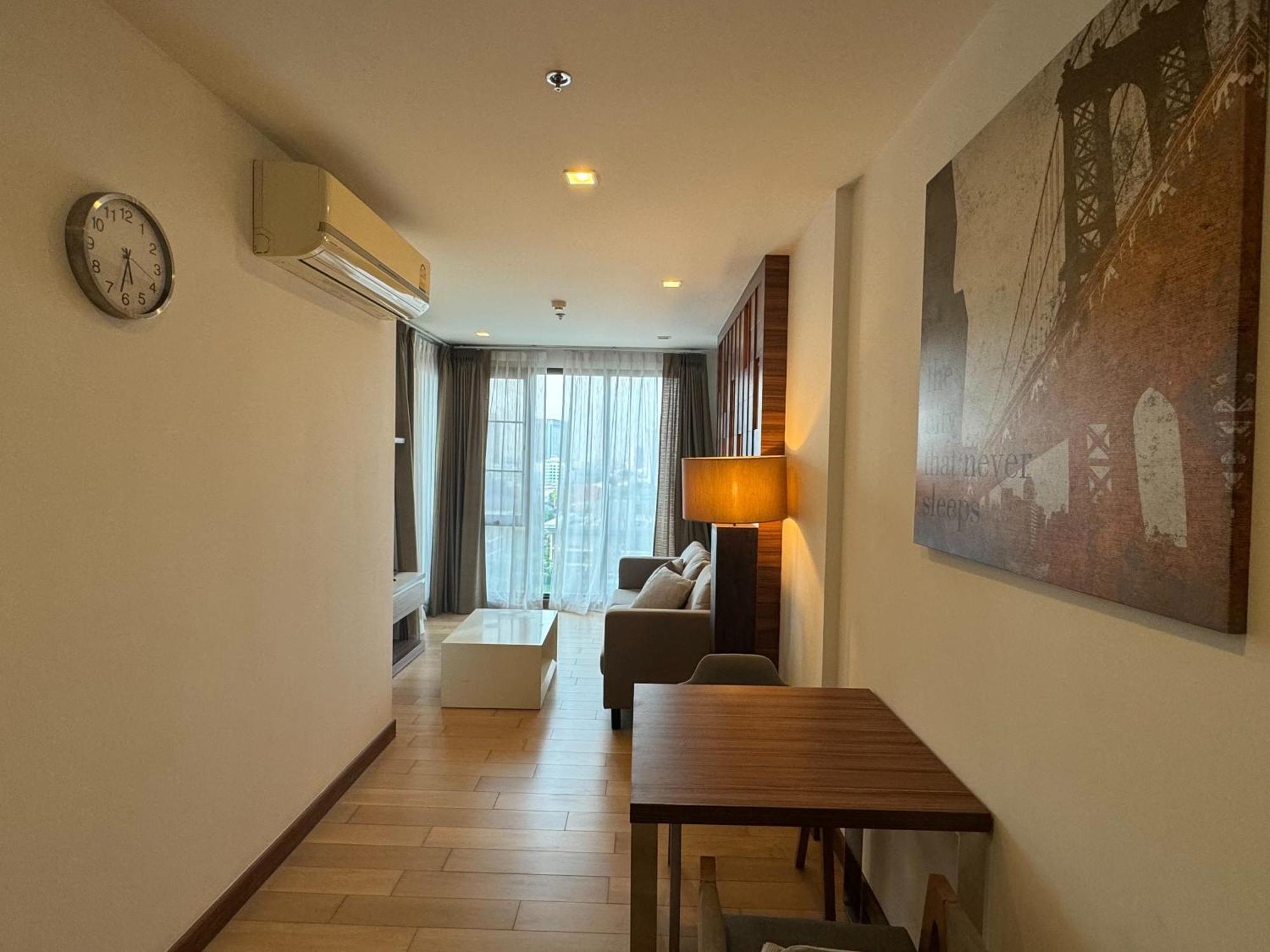 Apartment The Astra One Bedroom Chiang Mai