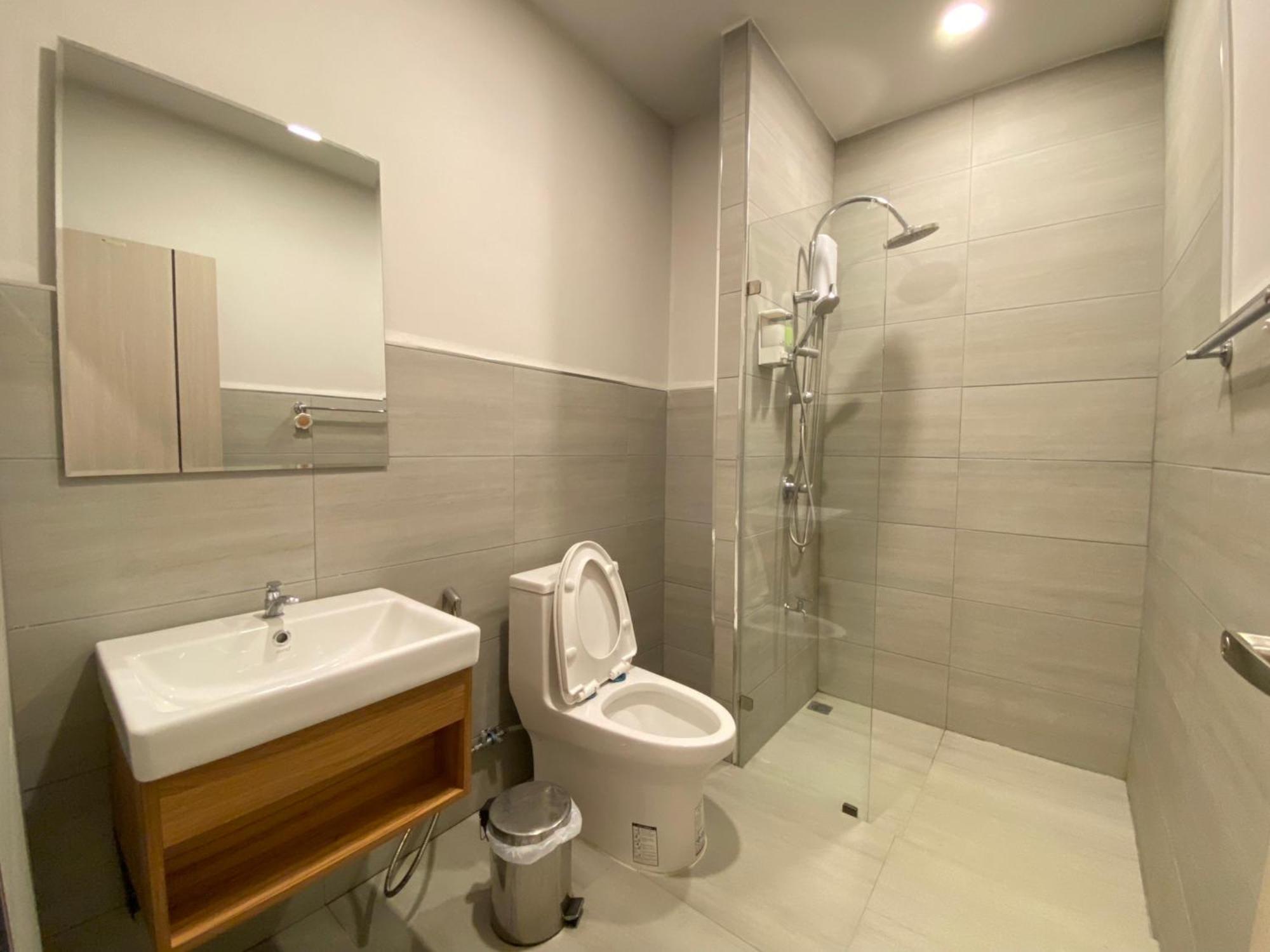 Double J Hotel 3*