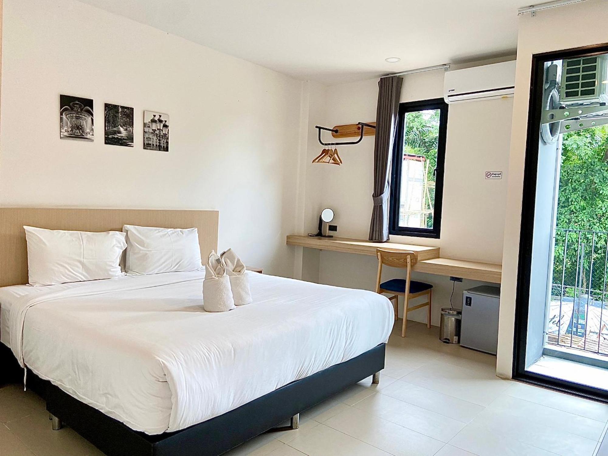 Double J Hotel