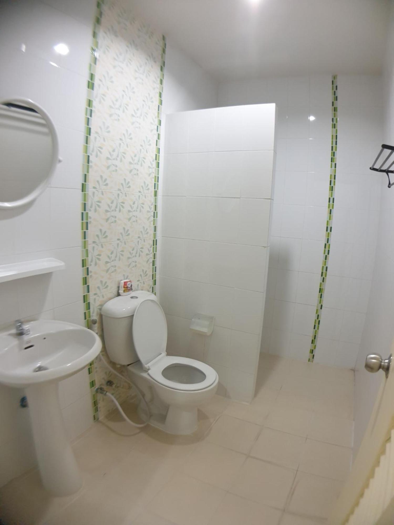 House In Community Mall, Spacious 6 People, 3br