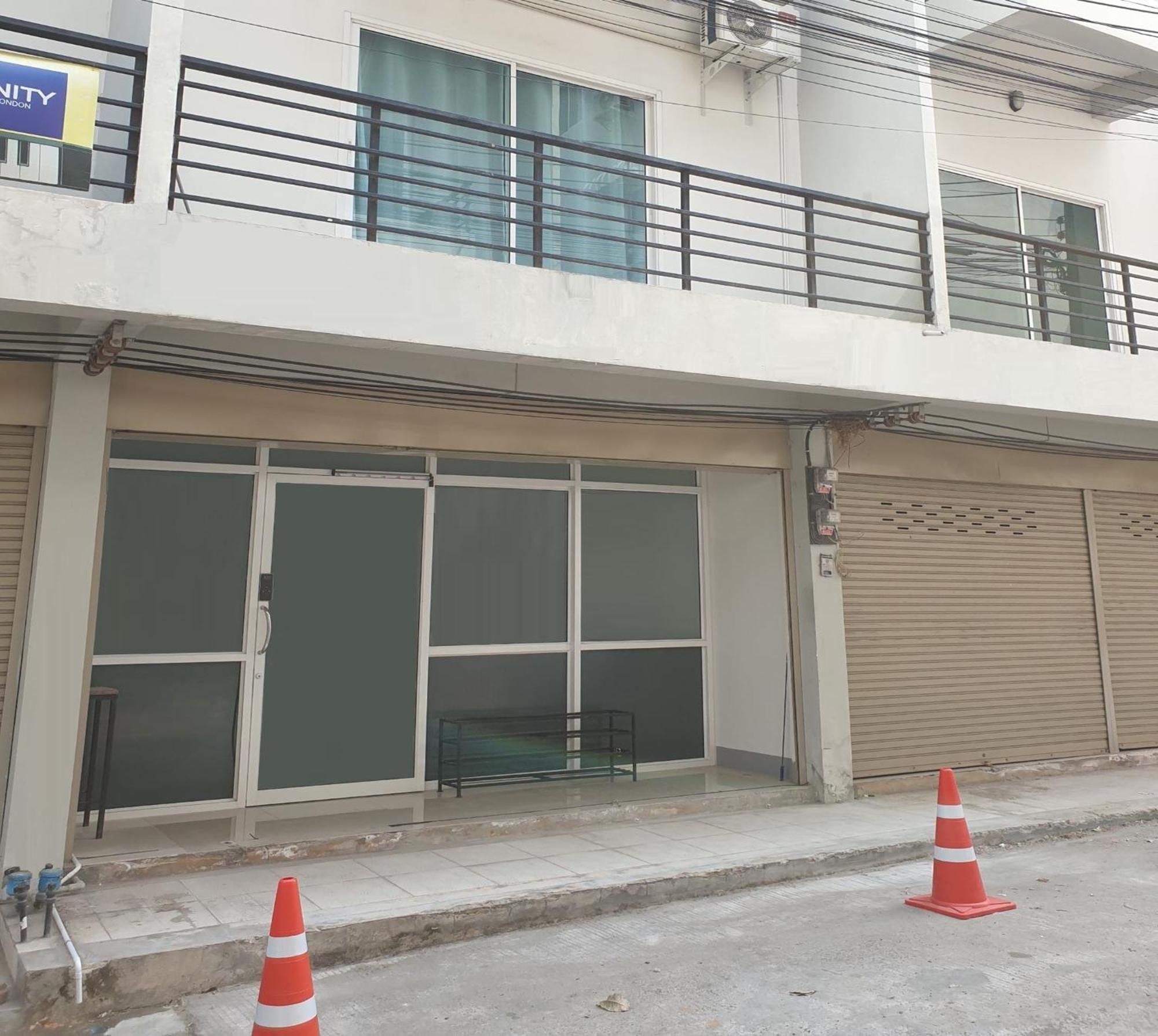 House In Community Mall, Spacious 6 People, 3br Holiday home