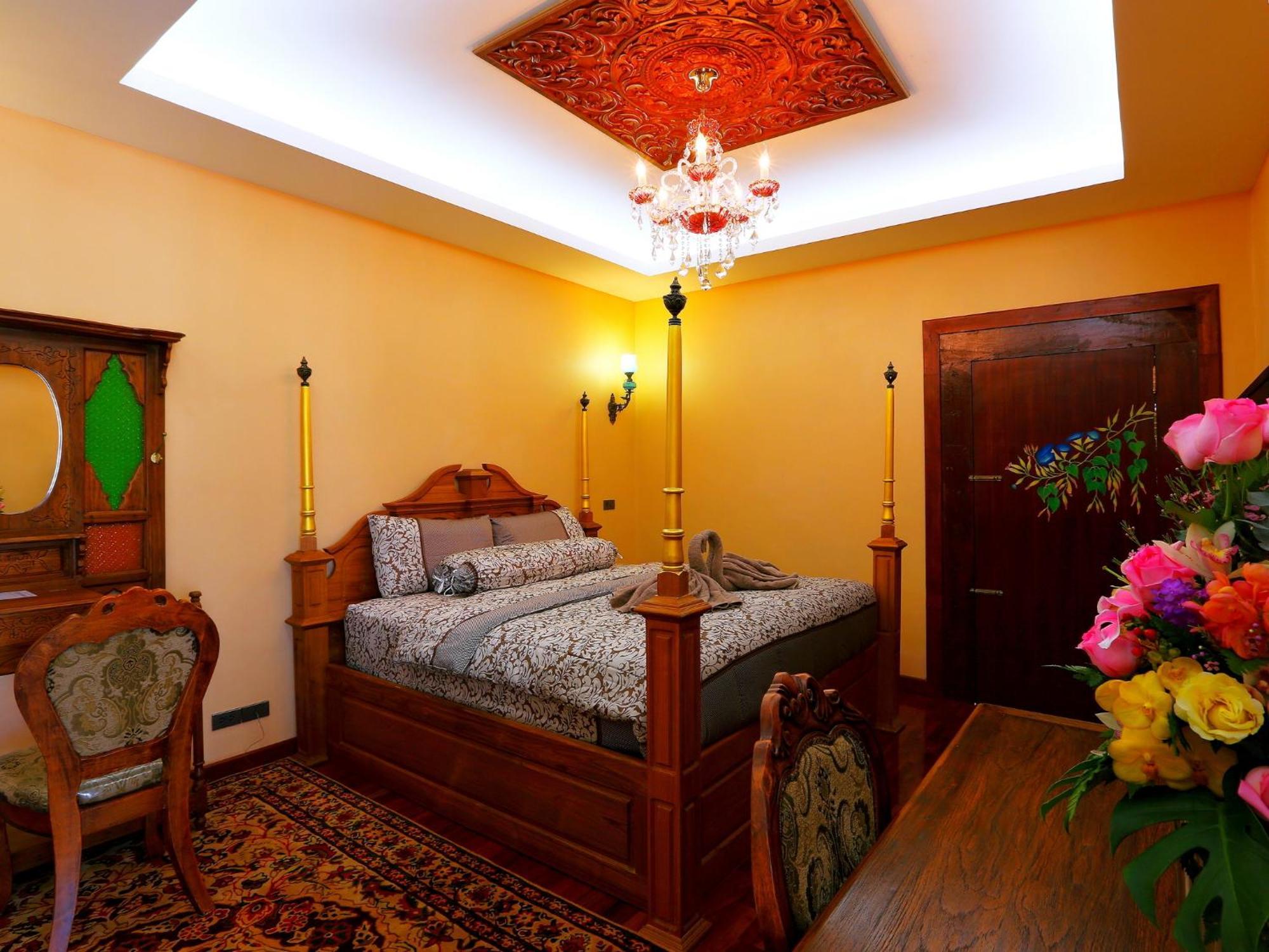 Hotel At 4*