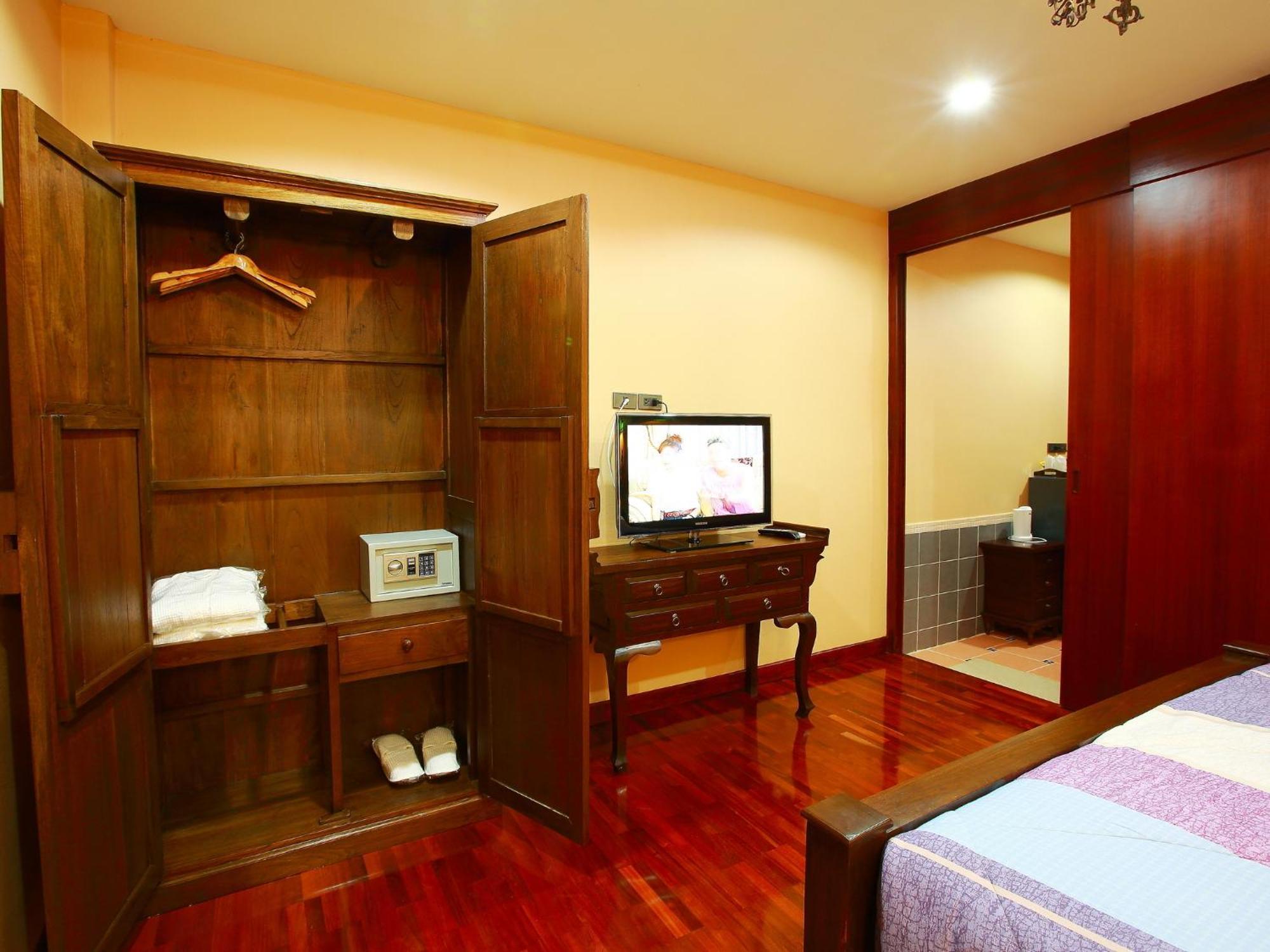 Hotel At