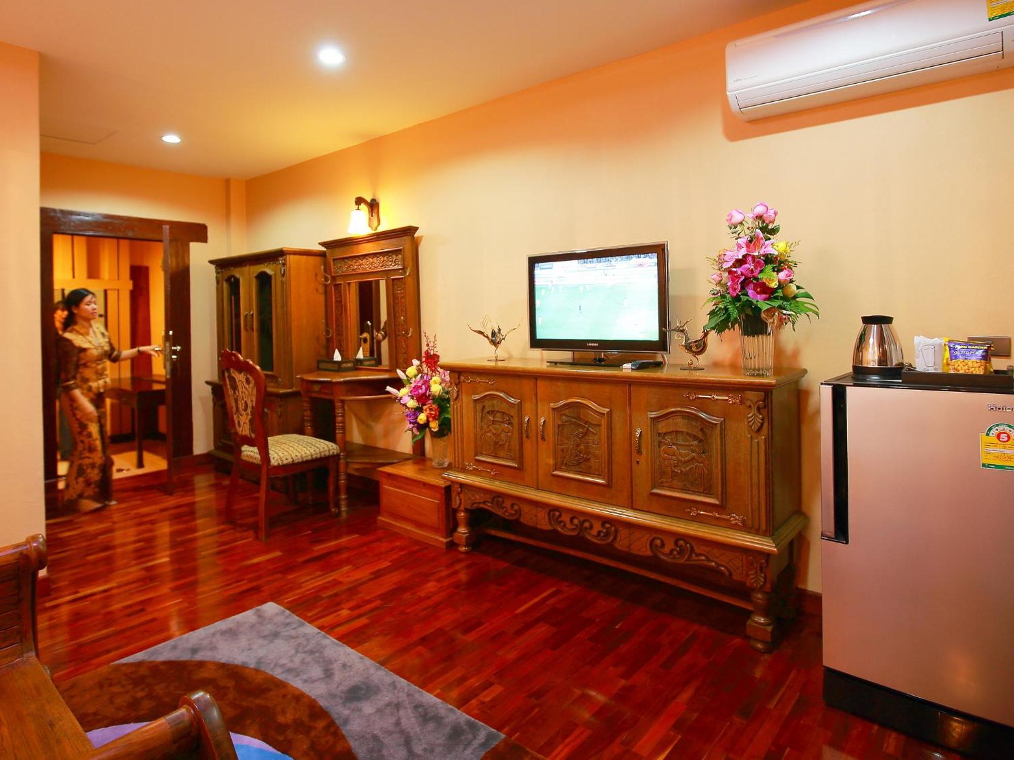 Hotel At