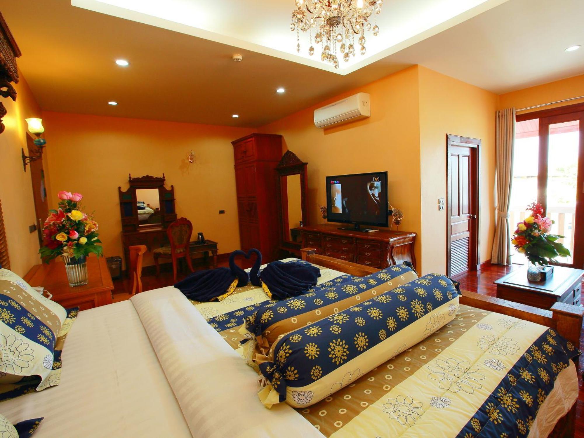 Hotel At 4*