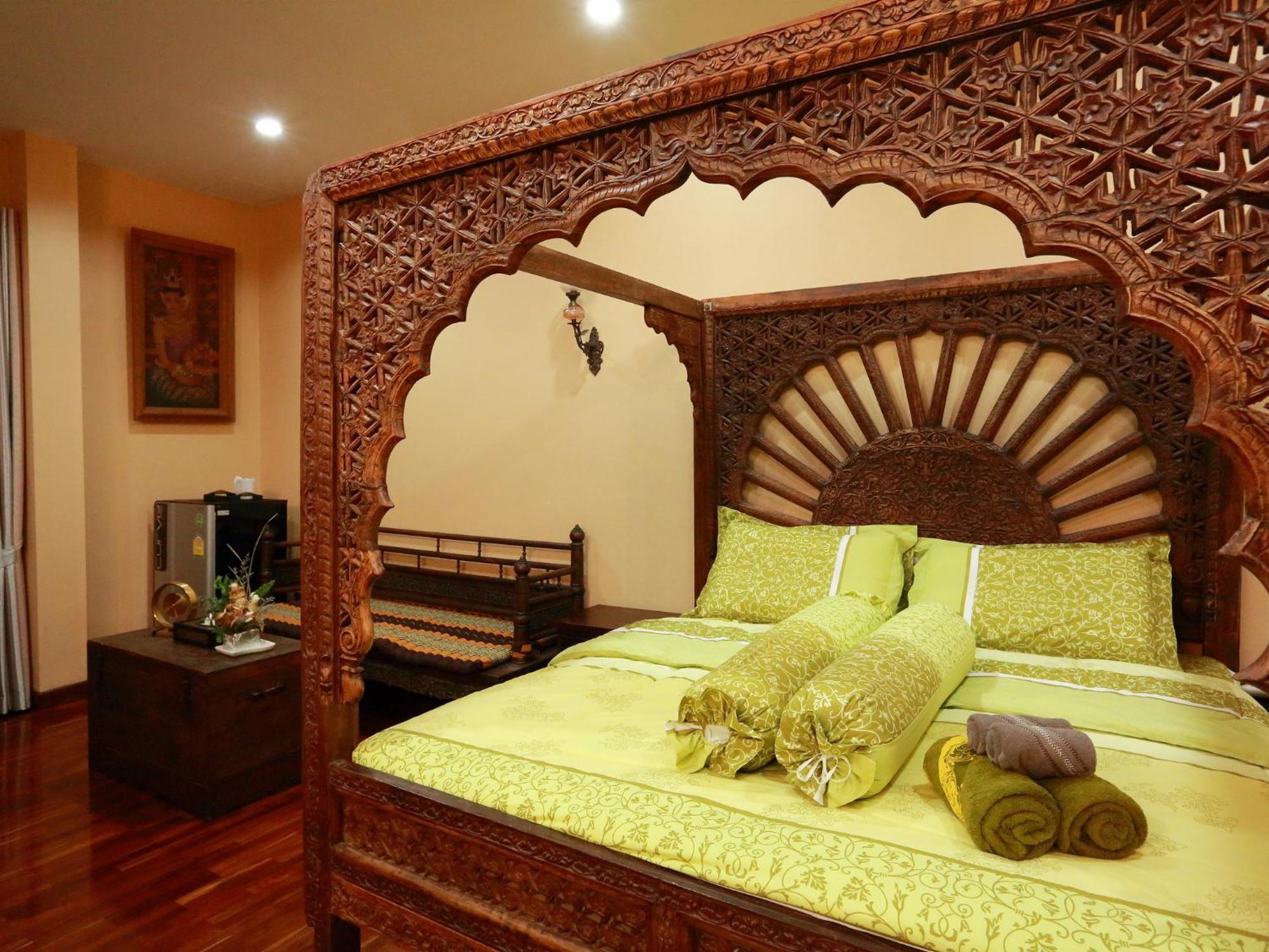 Hotel At