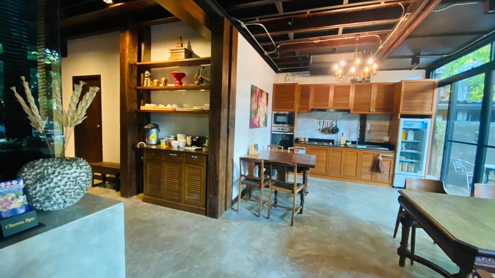Hotel The Eight Ratvithi House Chiang Mai