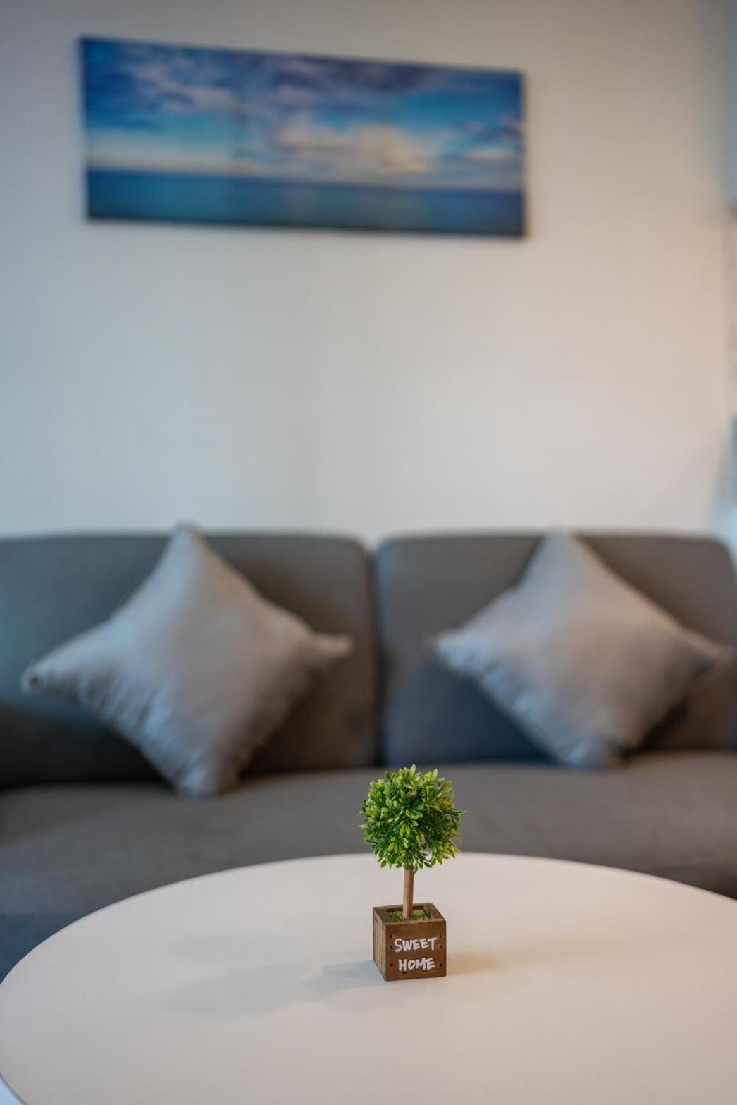 Apartment The Heart Of Nimman With Mountain View
