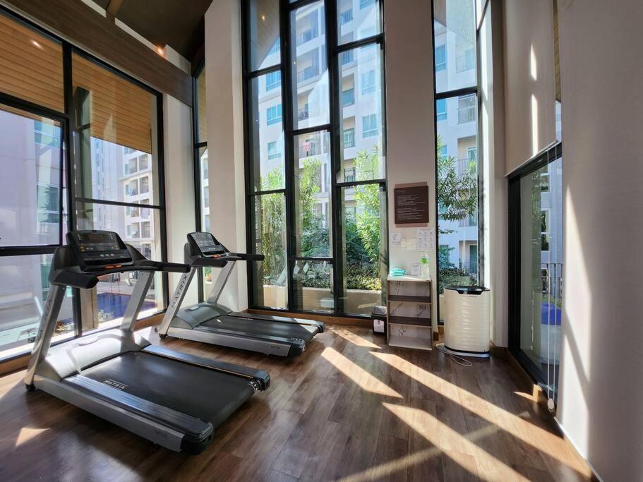 Dcondo For 3 Guests Near Festival With Pool/gym