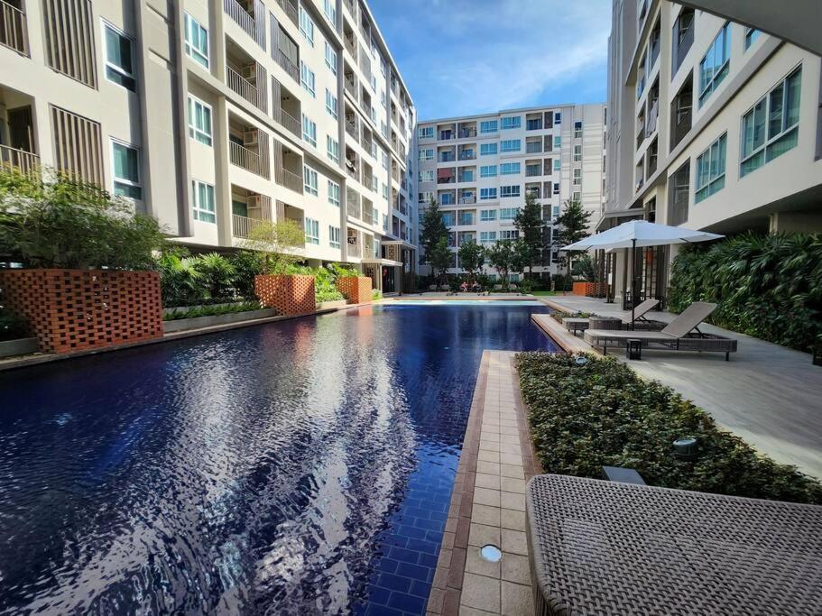 Apartment Dcondo For 3 Guests Near Festival With Pool/gym *