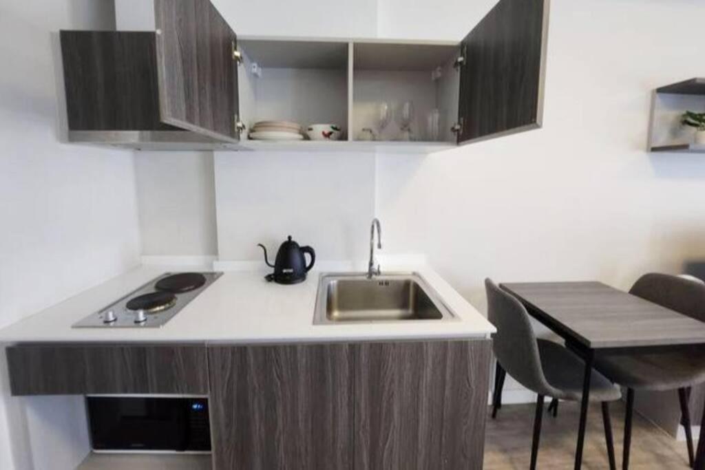 Apartment Dcondo For 3 Guests Near Festival With Pool/gym
