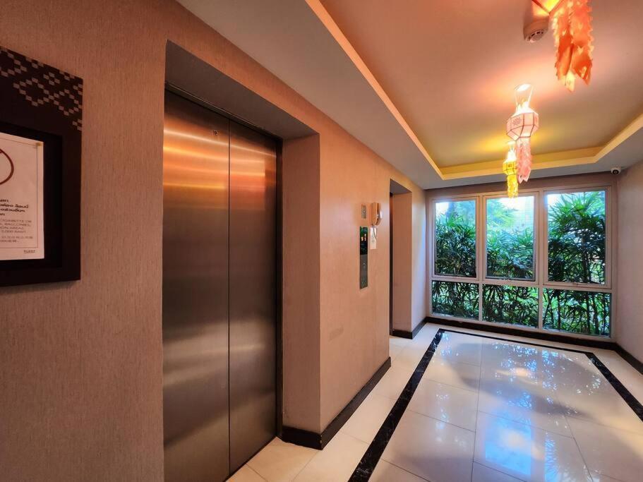 Apartment Dcondo For 3 Guests Near Festival With Pool/gym Chiang Mai