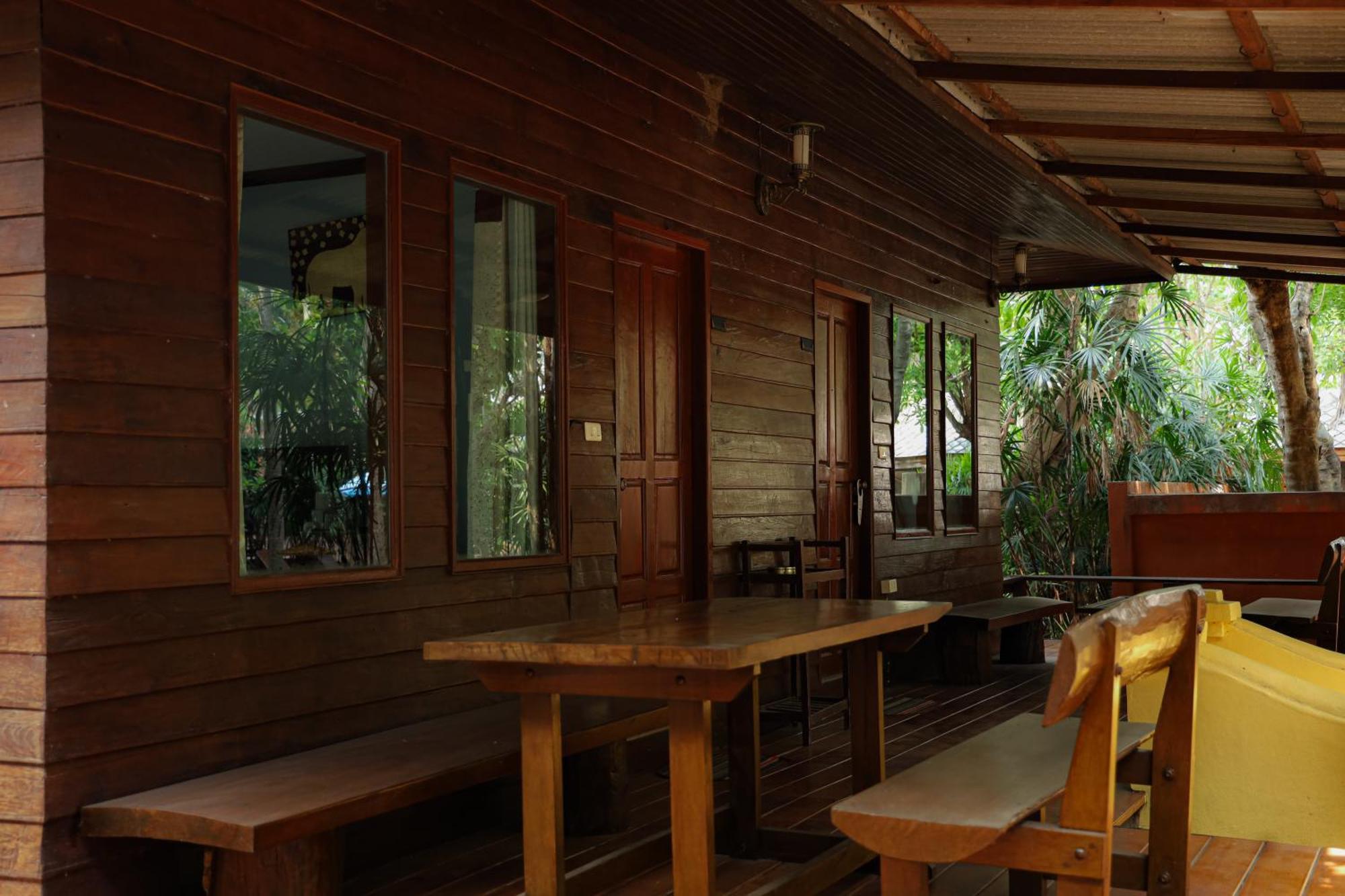 Dreamer Club Treehouse Bridge With Pool